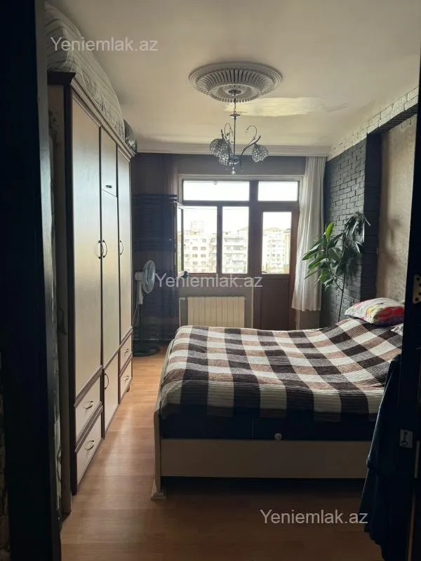 Satılır 3 otaqlı köhnə tikili 80 m²