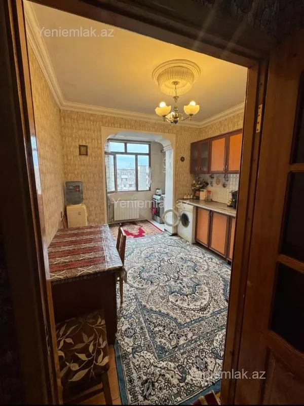 Satılır 3 otaqlı köhnə tikili 80 m²
