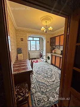 Satılır 3 otaqlı köhnə tikili 80 m²