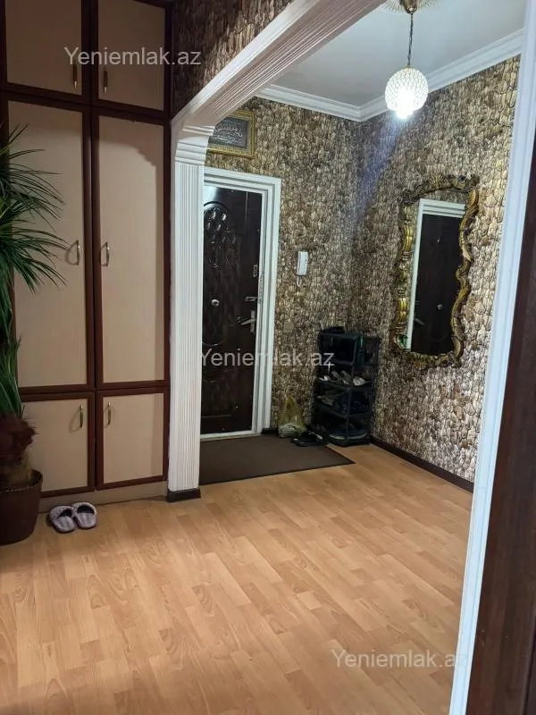 Satılır 3 otaqlı köhnə tikili 80 m²
