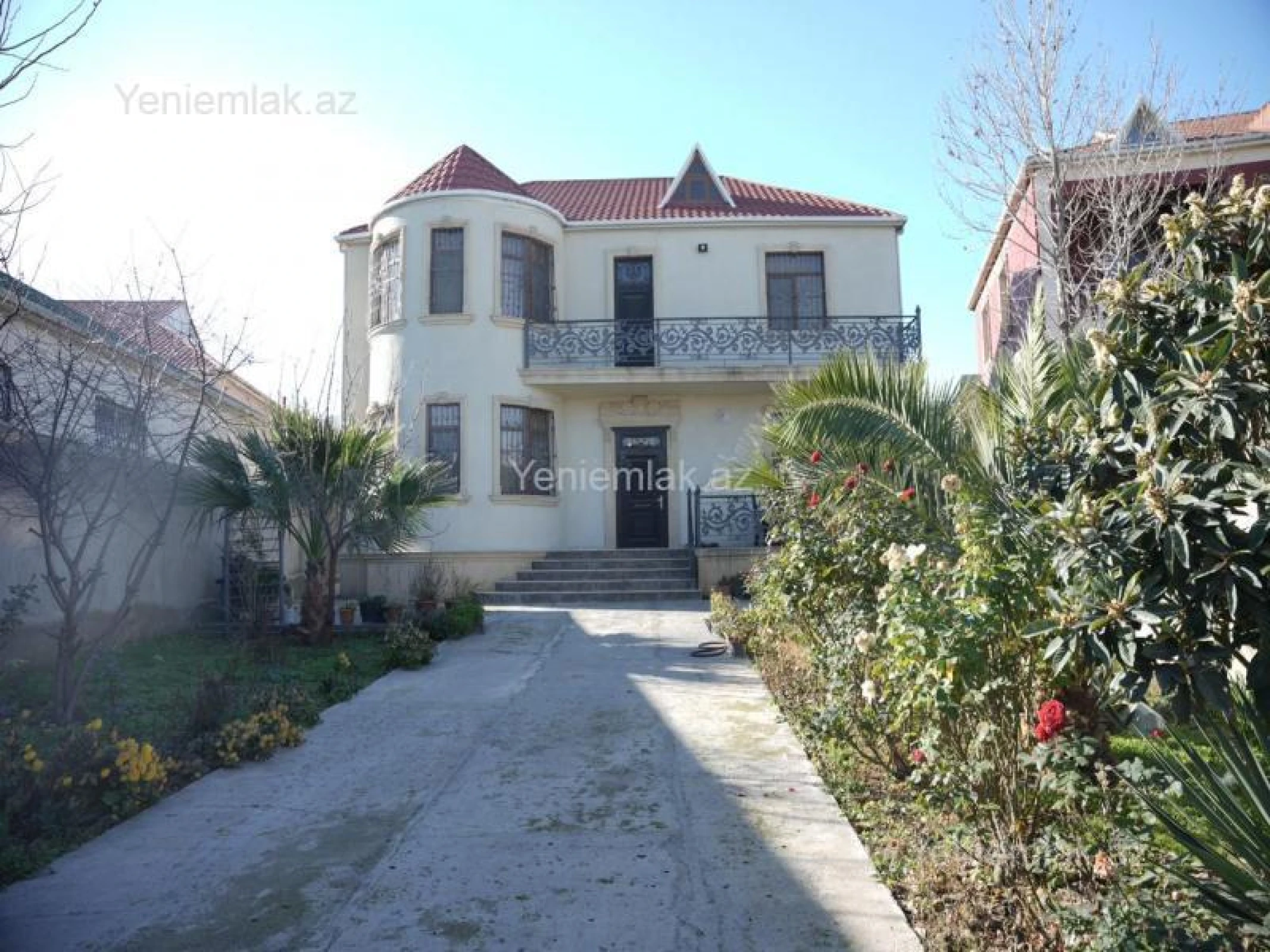 Satılır 7 otaqlı həyət evi 312 m²