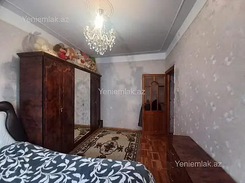 Satılır 3 otaqlı köhnə tikili 70 m²