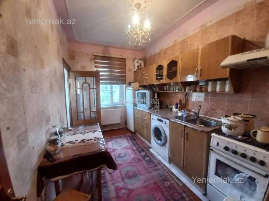 Satılır 3 otaqlı köhnə tikili 70 m²