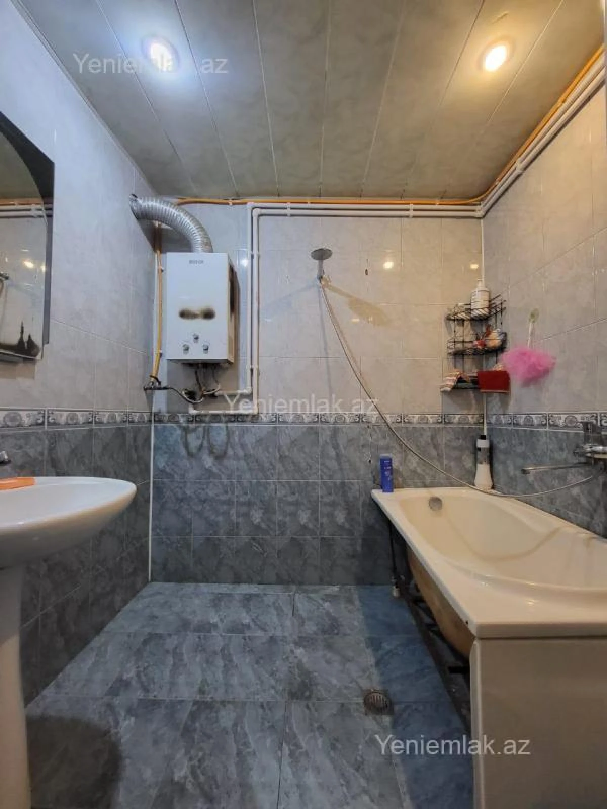 Satılır 4 otaqlı köhnə tikili 82 m²