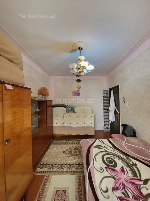 Satılır 4 otaqlı köhnə tikili 82 m²