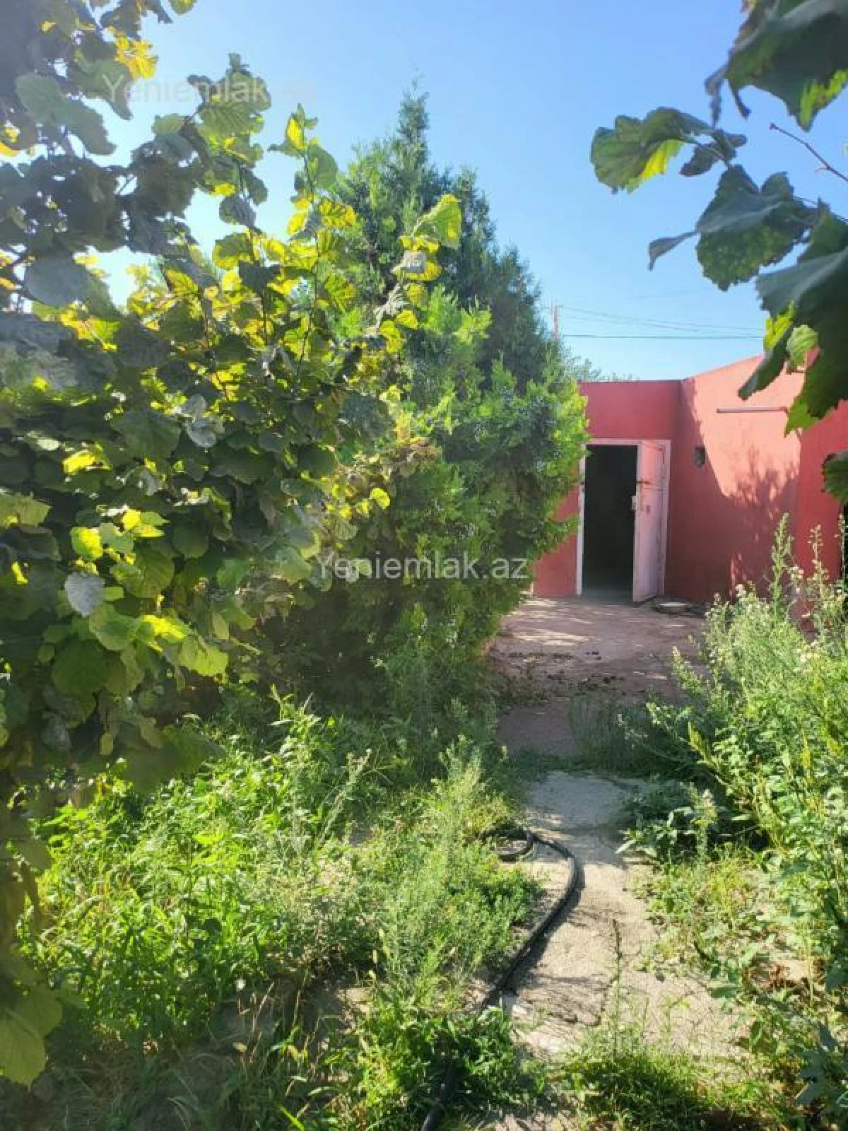 Satılır 11 otaqlı həyət evi 500 m²