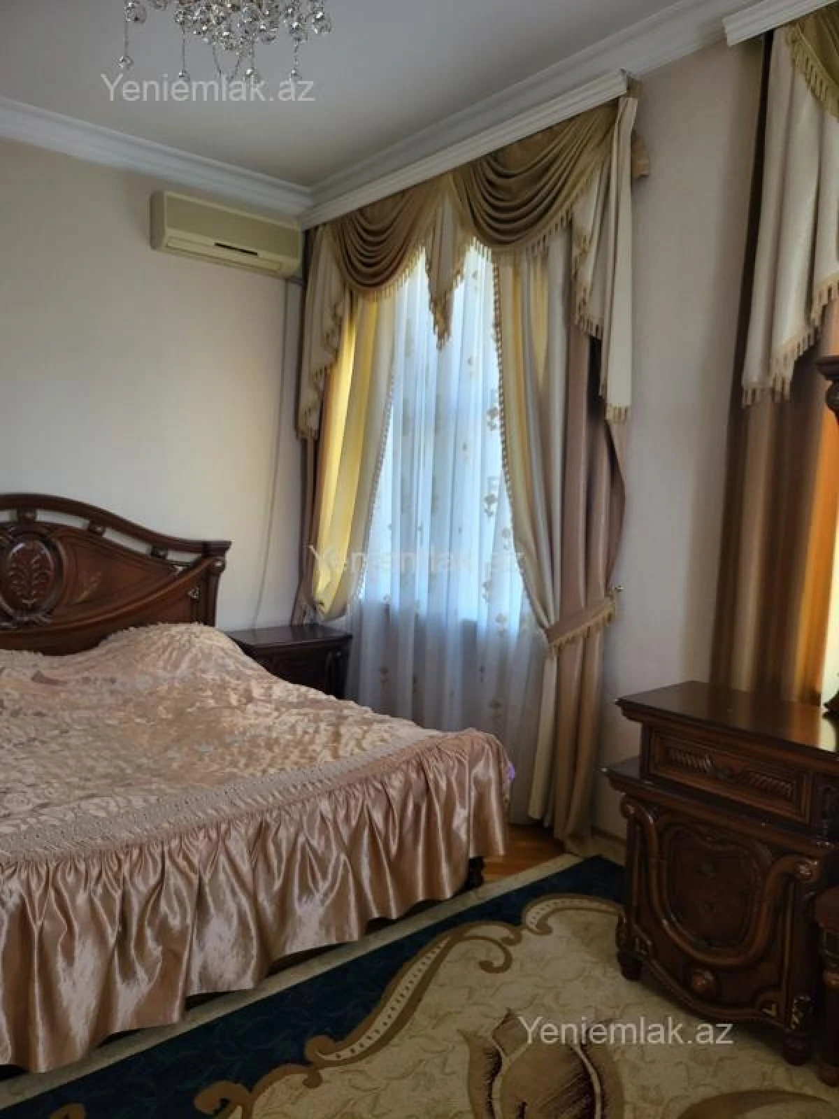 Satılır 11 otaqlı həyət evi 500 m²