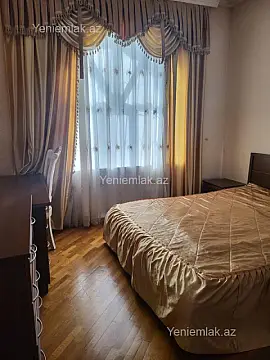 Satılır 11 otaqlı həyət evi 500 m²