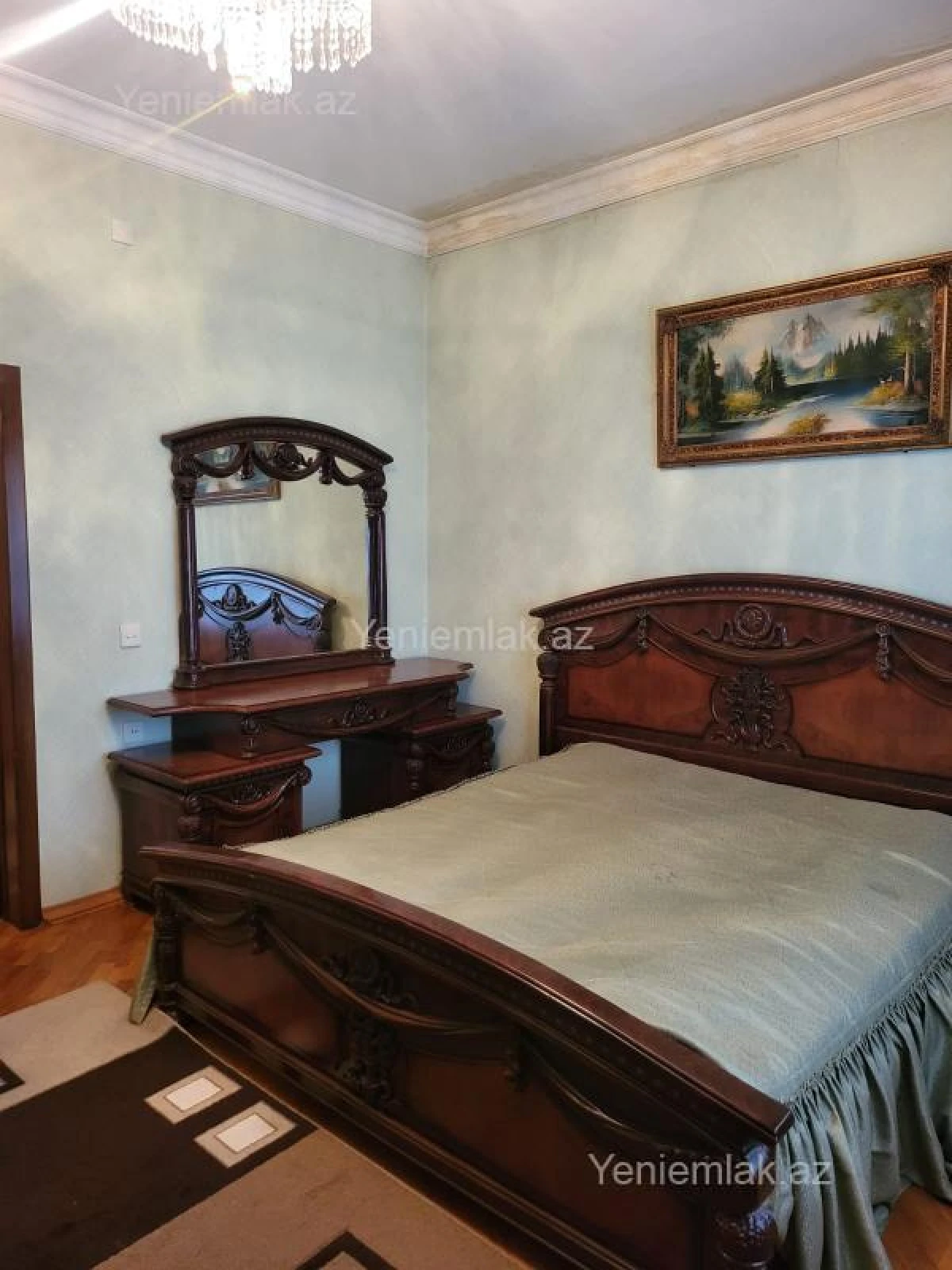 Satılır 11 otaqlı həyət evi 500 m²