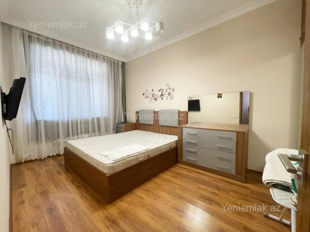 Satılır 3 otaqlı yeni tikili 105 m²