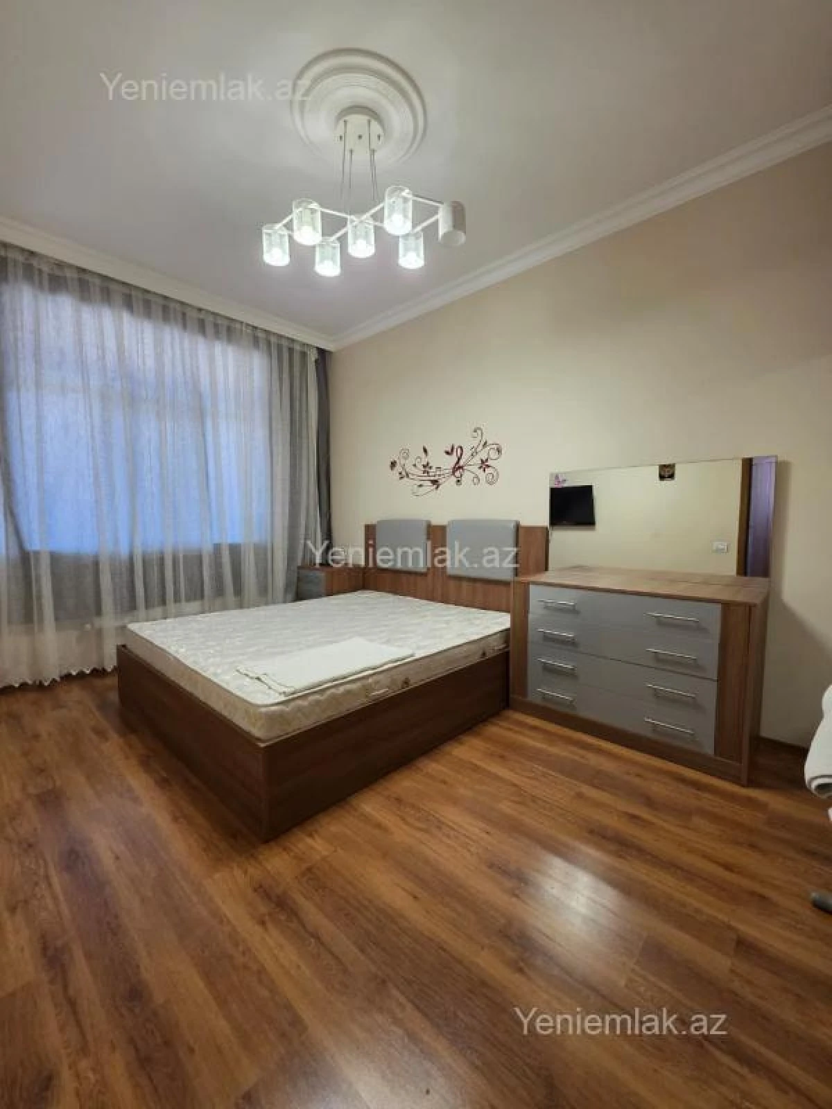 Satılır 3 otaqlı yeni tikili 105 m²