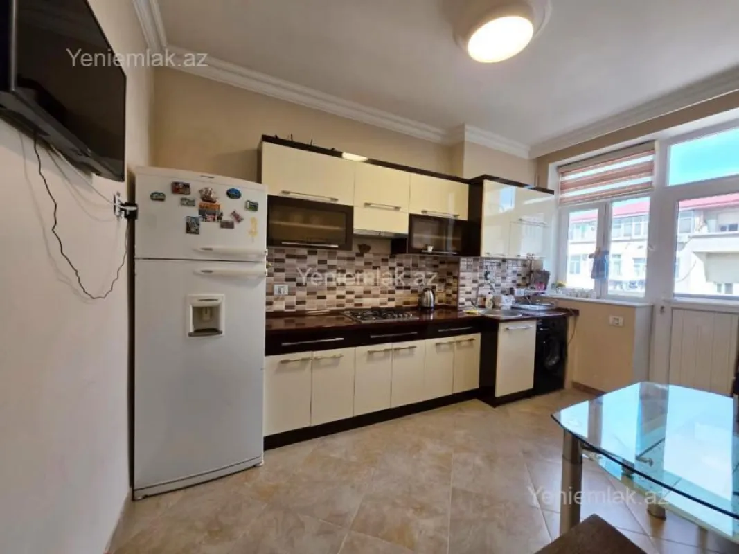 Satılır 3 otaqlı yeni tikili 105 m²