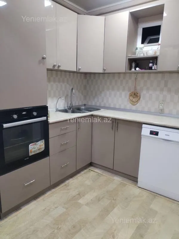 Satılır 3 otaqlı köhnə tikili 70 m²
