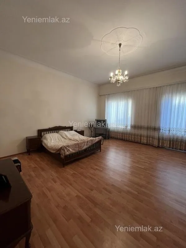 Satılır 5 otaqlı həyət evi 285.4 m²