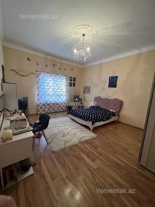 Satılır 5 otaqlı həyət evi 285.4 m²