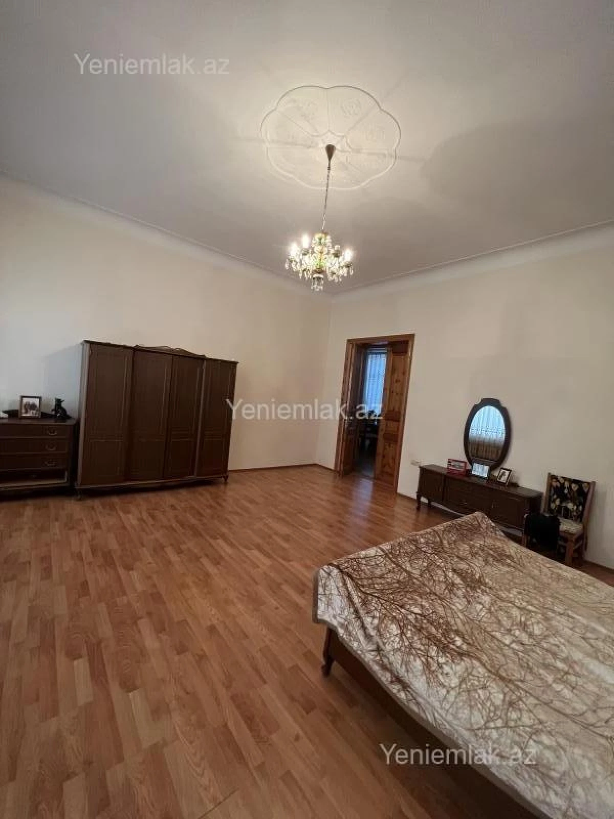 Satılır 5 otaqlı həyət evi 285.4 m²