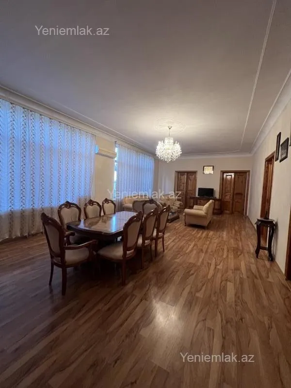 Satılır 5 otaqlı həyət evi 285.4 m²