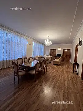 Satılır 5 otaqlı həyət evi 285.4 m²