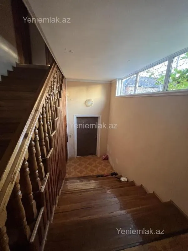 Satılır 5 otaqlı həyət evi 285.4 m²