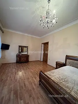 Satılır 5 otaqlı həyət evi 285.4 m²