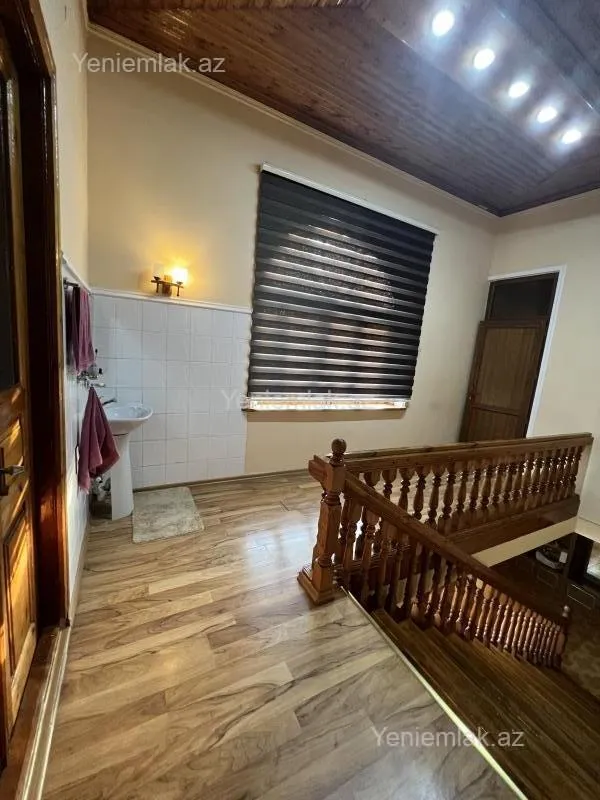 Satılır 5 otaqlı həyət evi 285.4 m²