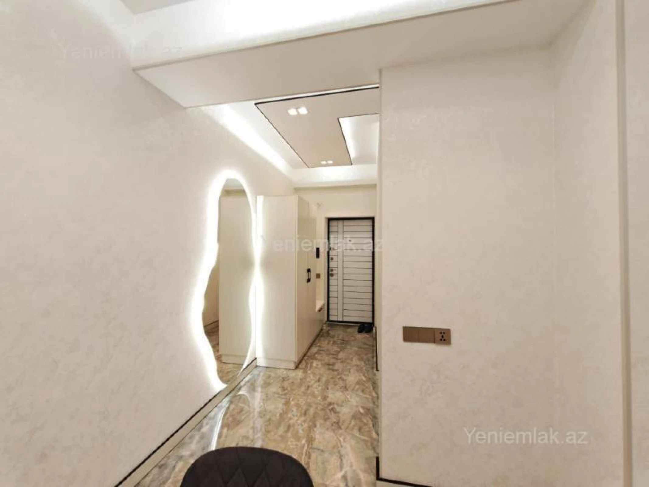 Satılır 3 otaqlı yeni tikili 73 m²