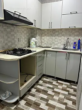 Satılır 2 otaqlı köhnə tikili 60 m²