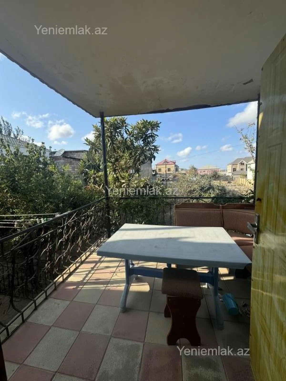 Satılır 8 otaqlı həyət evi 270 m²