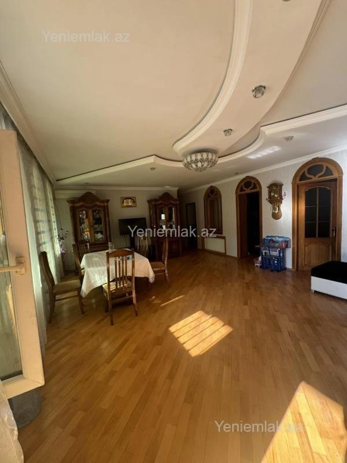 Satılır 8 otaqlı həyət evi 270 m²