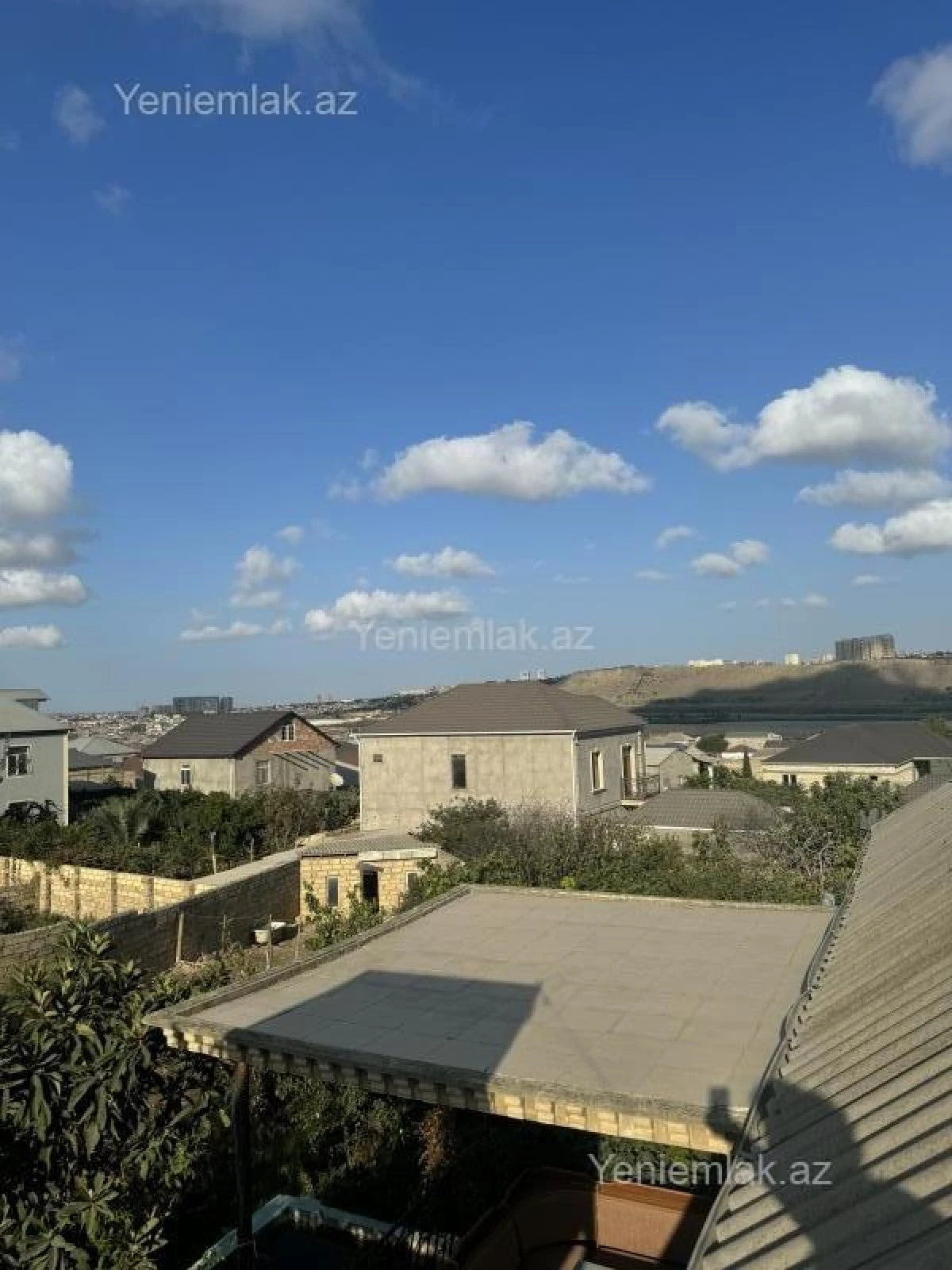 Satılır 8 otaqlı həyət evi 270 m²