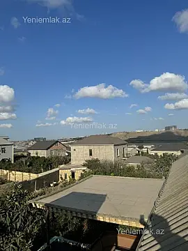 Satılır 8 otaqlı həyət evi 270 m²