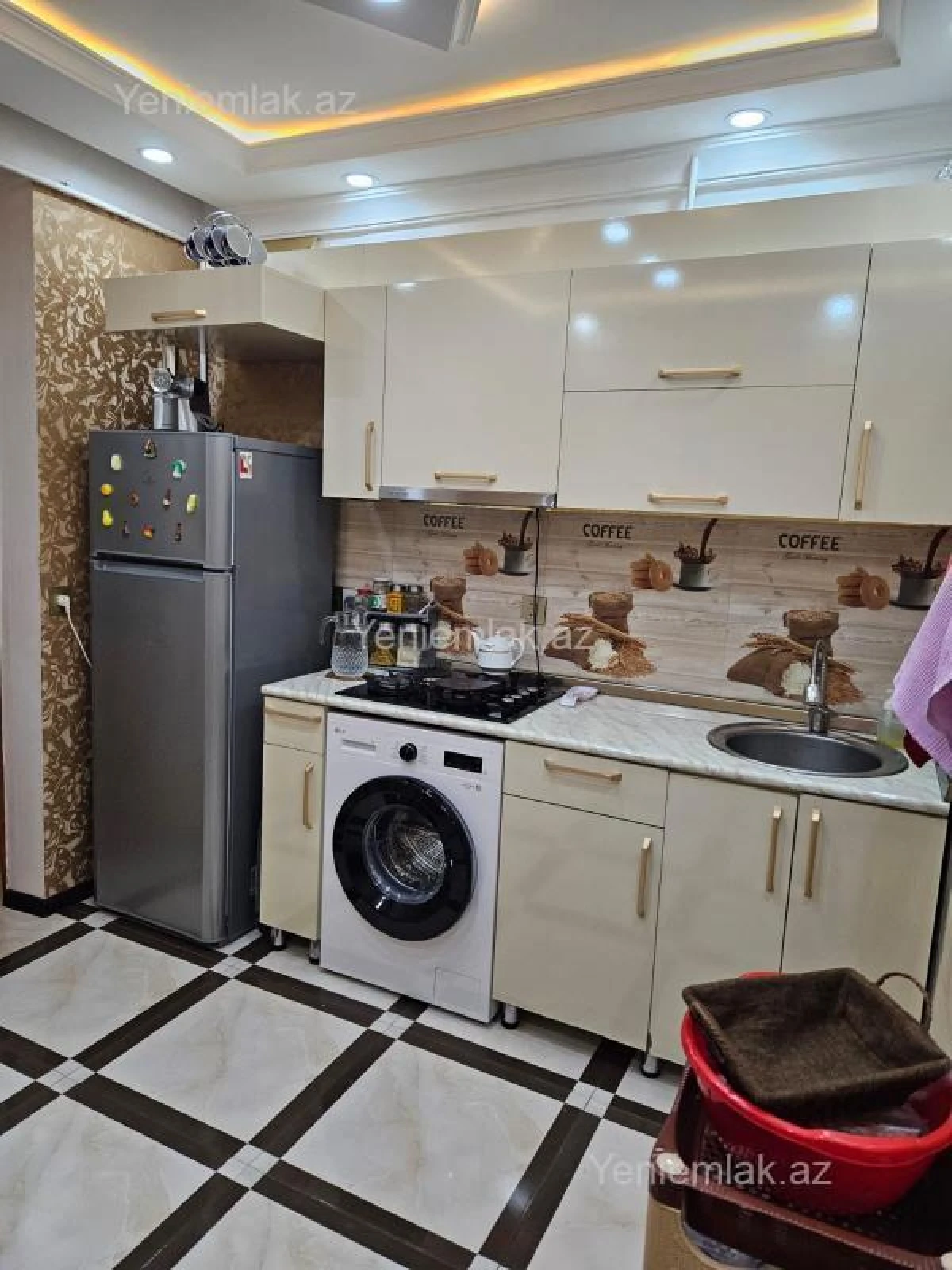 Satılır 3 otaqlı köhnə tikili 80 m²