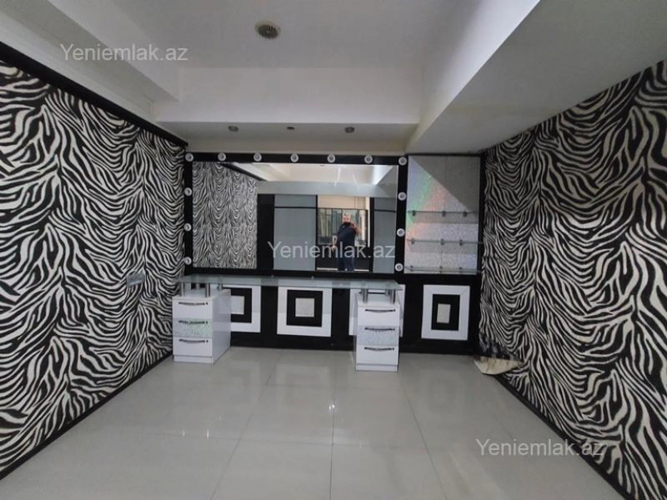 Satılır 6 otaqlı obyekt 258 m²