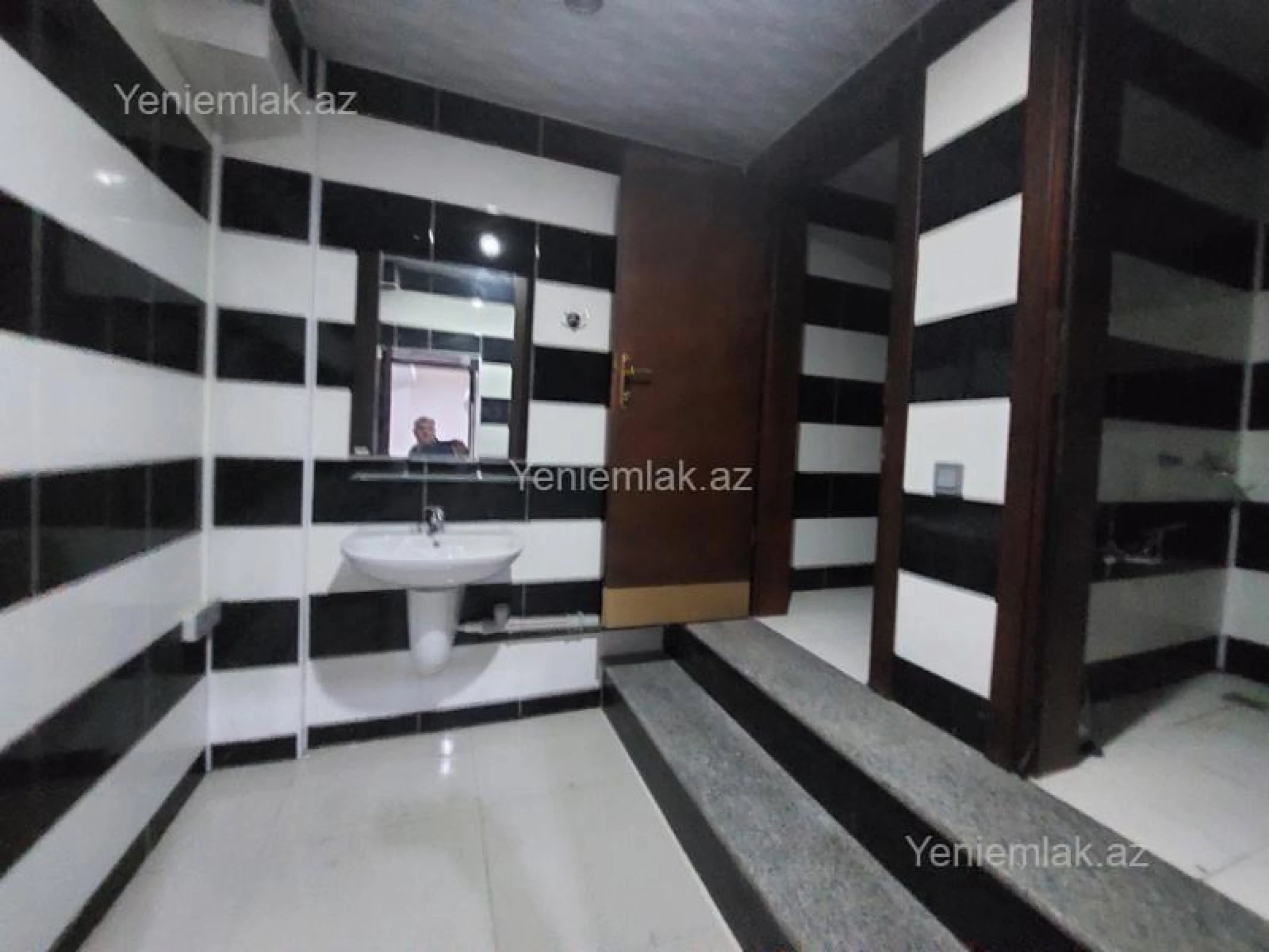 Satılır 6 otaqlı obyekt 258 m²
