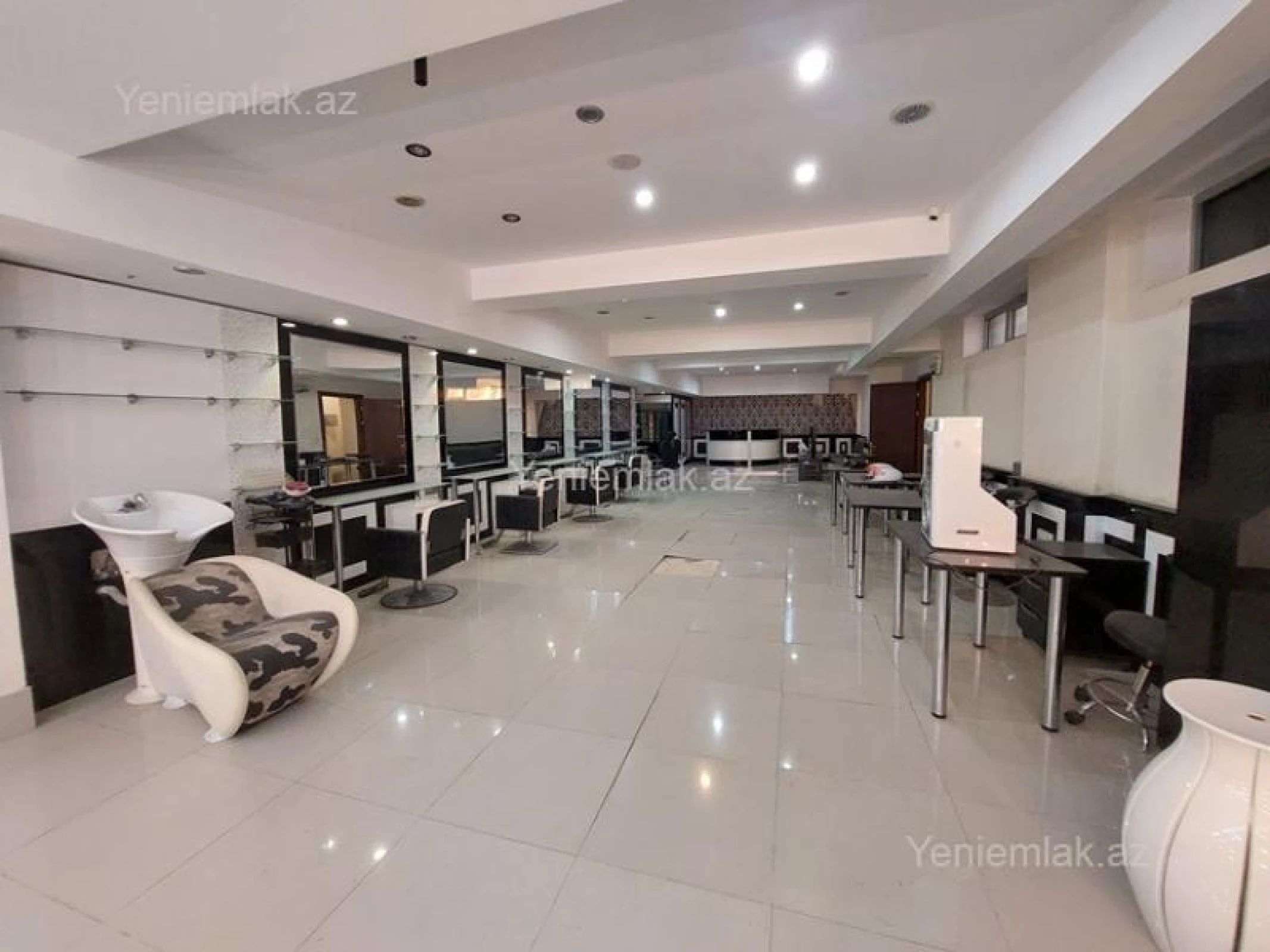 Satılır 6 otaqlı obyekt 258 m²