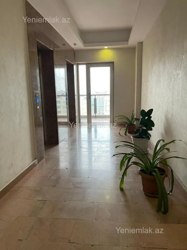 Satılır 12 otaqlı yeni tikili 190 m²