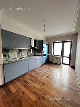 Satılır 5 otaqlı yeni tikili 200 m²