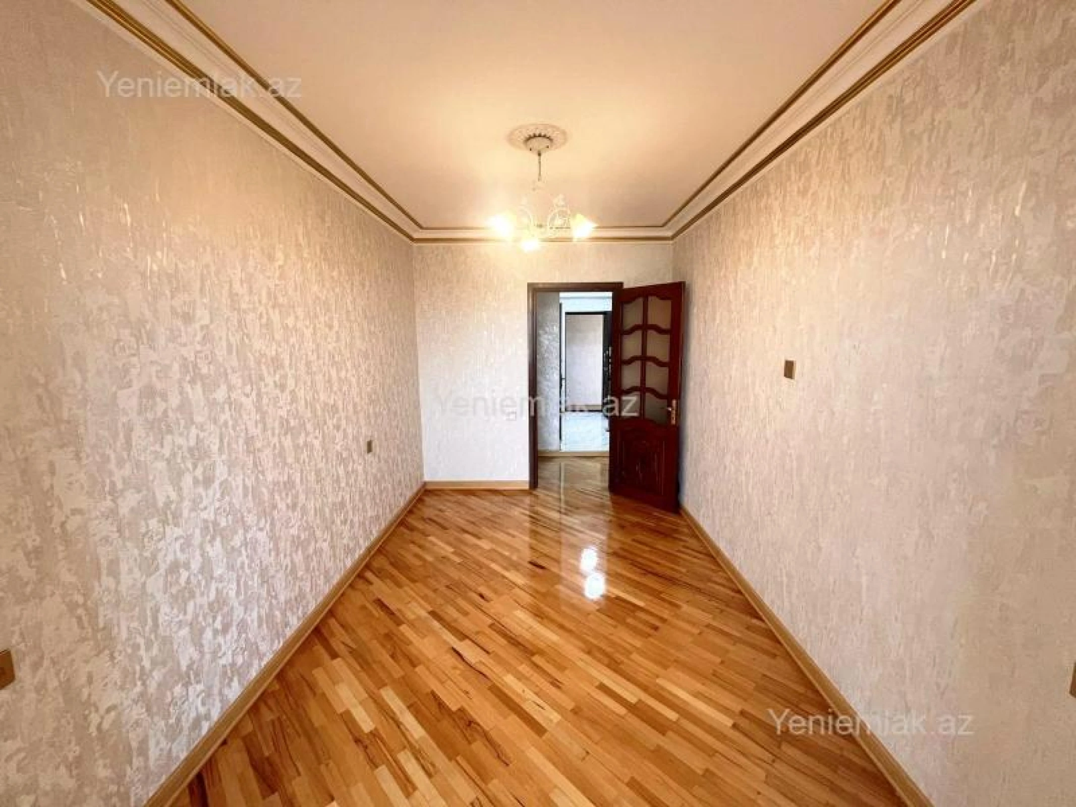 Satılır 2 otaqlı köhnə tikili 70 m²