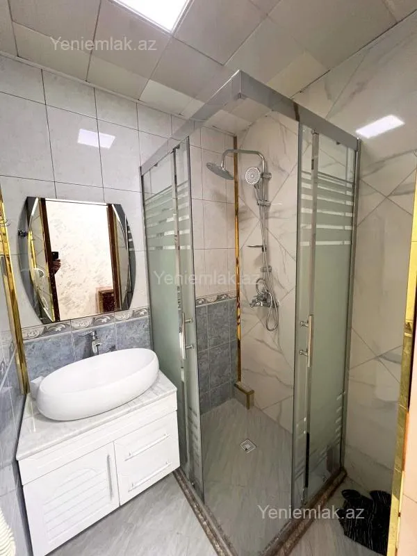 Satılır 2 otaqlı köhnə tikili 70 m²