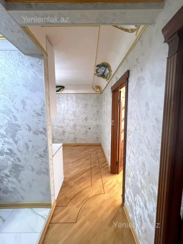 Satılır 2 otaqlı köhnə tikili 70 m²