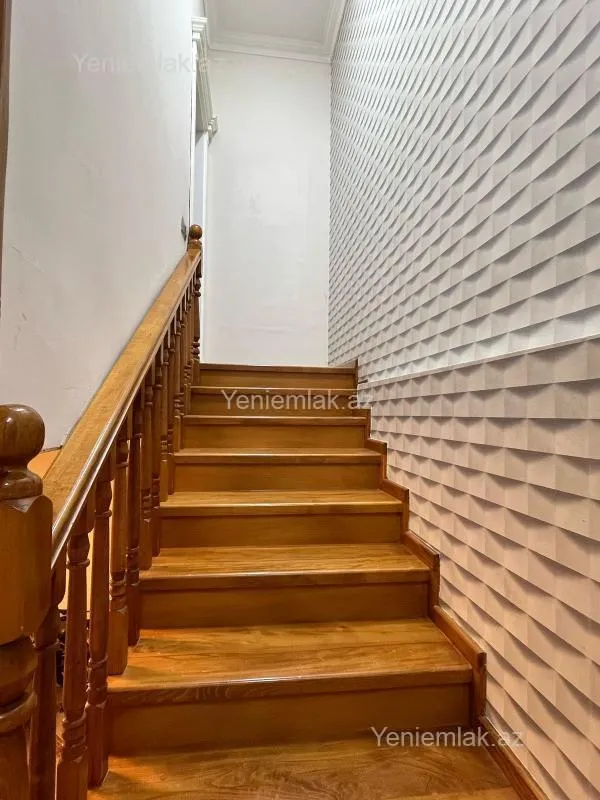 Satılır 4 otaqlı həyət evi 200 m²