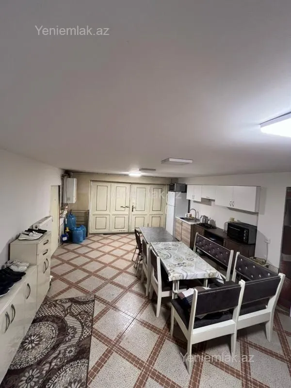 Satılır 4 otaqlı həyət evi 200 m²