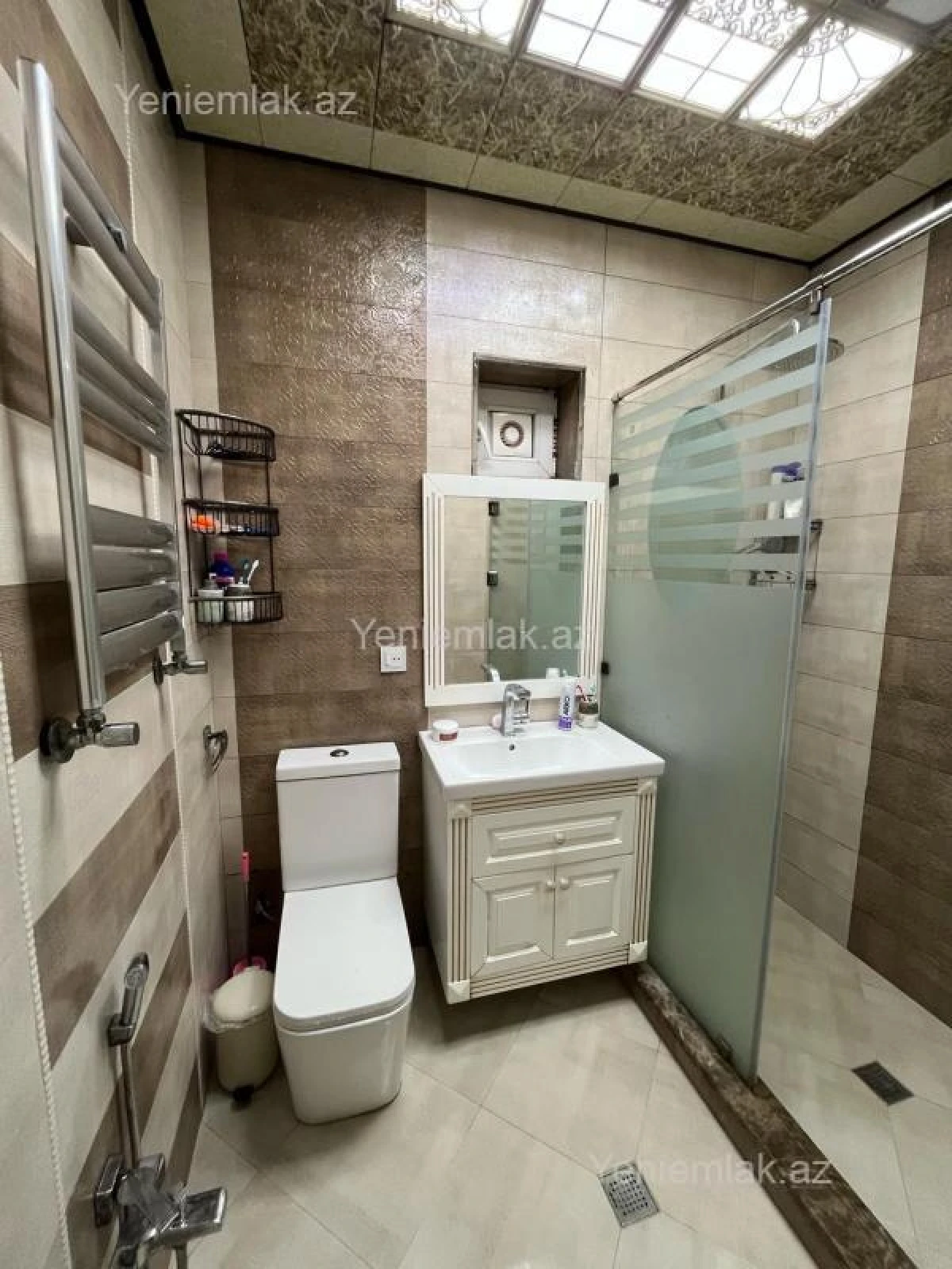 Satılır 4 otaqlı həyət evi 200 m²