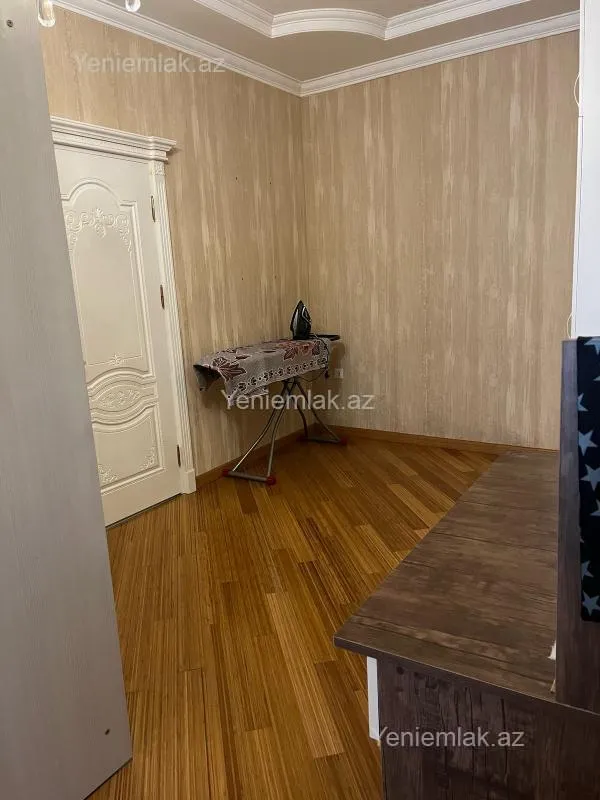 Satılır 4 otaqlı həyət evi 200 m²