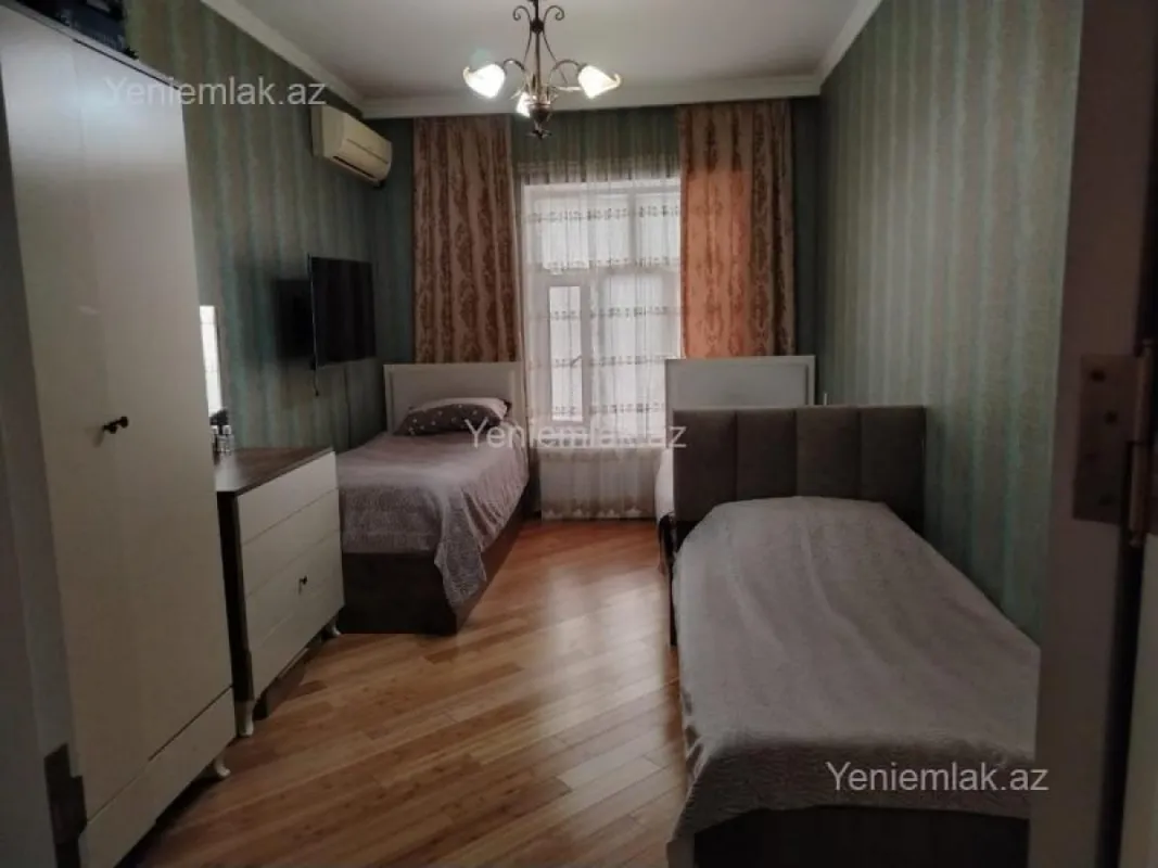 Satılır 4 otaqlı həyət evi 200 m²
