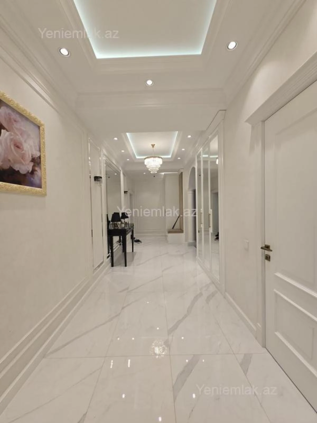 Satılır 4 otaqlı yeni tikili 180 m²