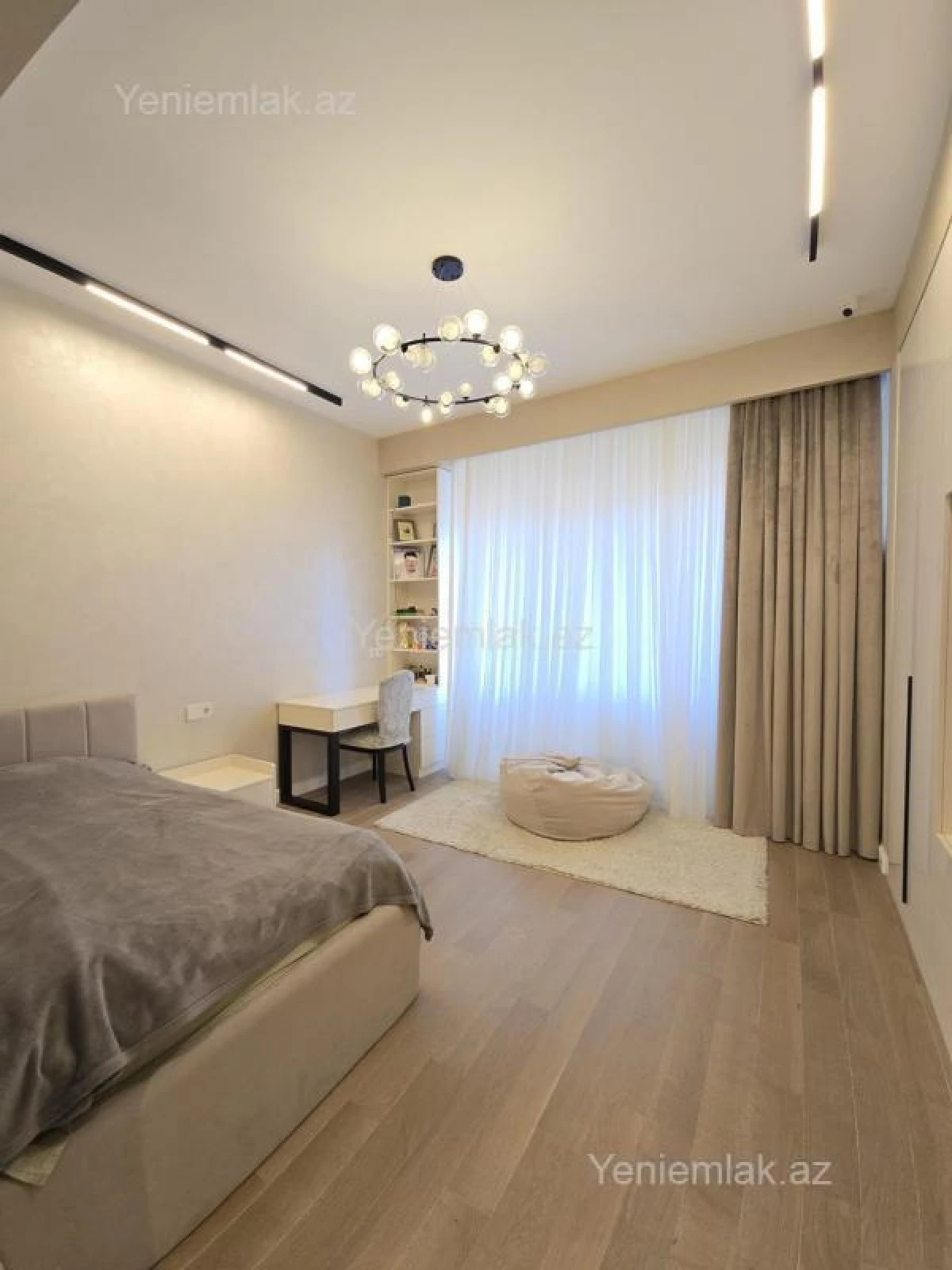 Satılır 4 otaqlı yeni tikili 180 m²