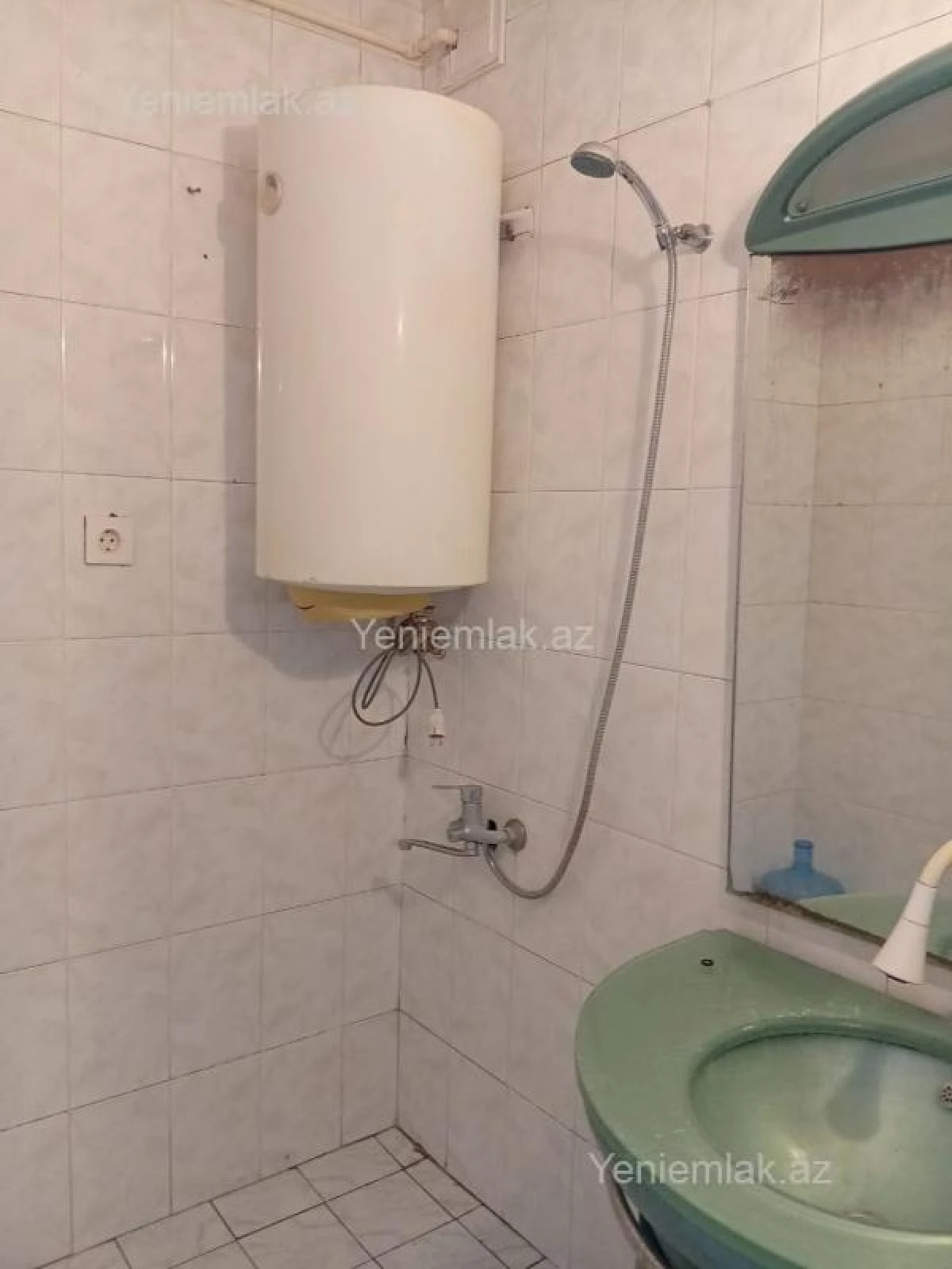 Satılır 2 otaqlı köhnə tikili 50 m²