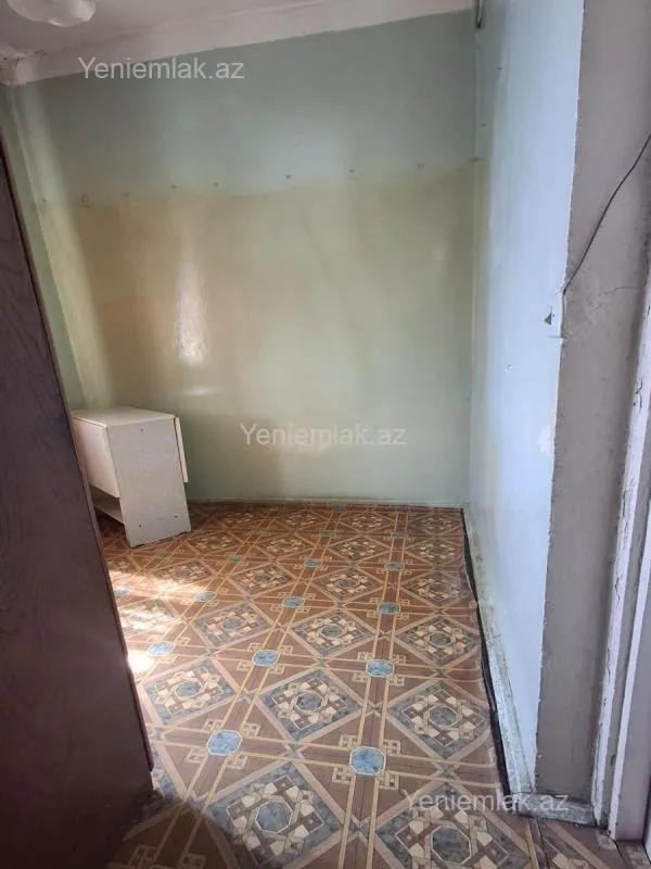 Satılır 1 otaqlı köhnə tikili 40 m²