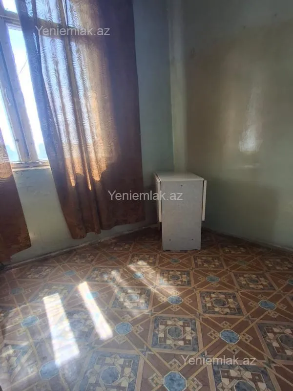 Satılır 1 otaqlı köhnə tikili 40 m²